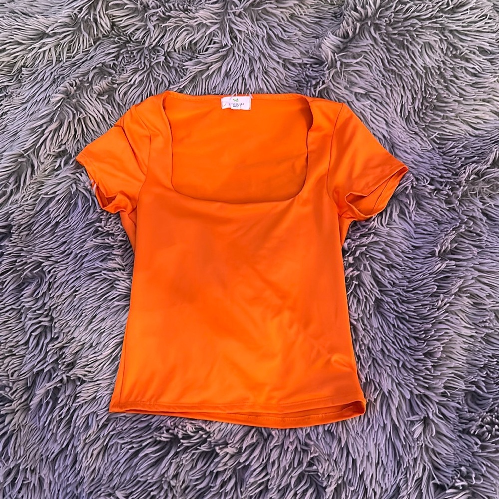 Orange square top